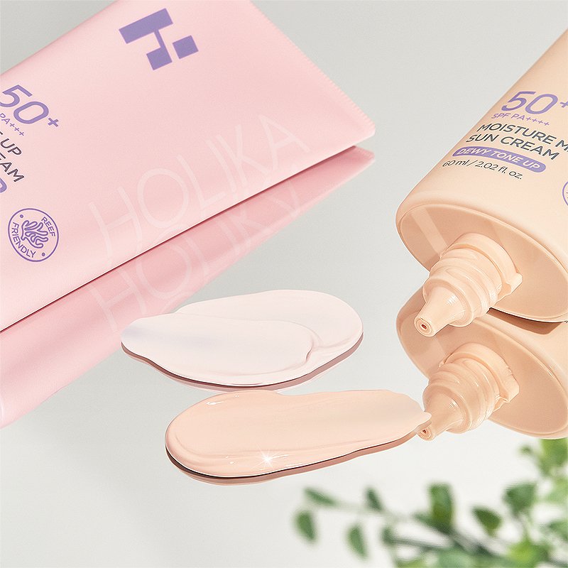 Moisture Make Up Sun Cream Dewy Tone Up SPF50+ PA+++ – tonuojantis apsauginis kremas nuo saulės