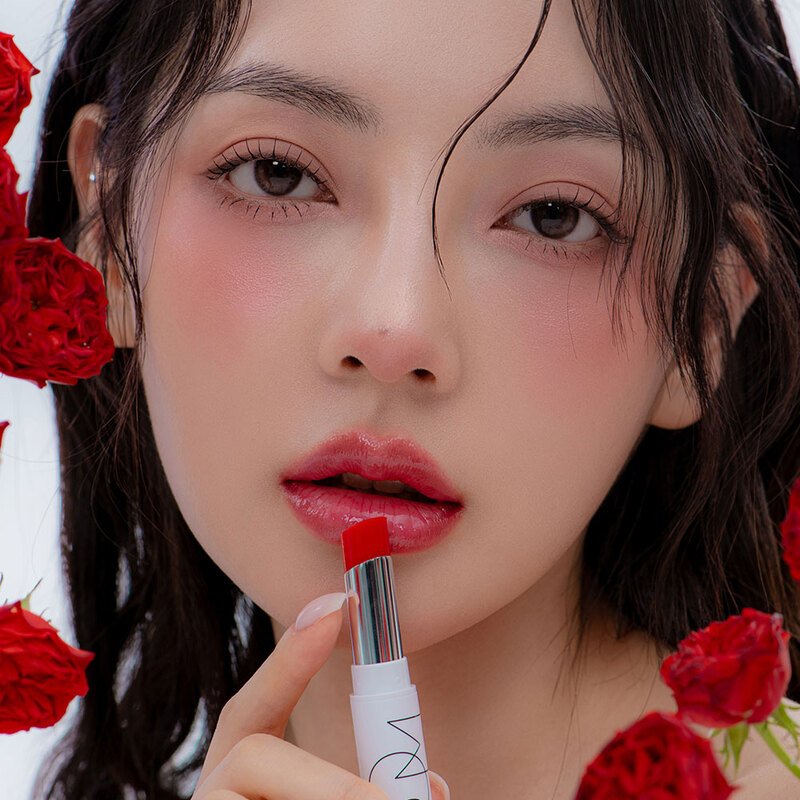 BOM Dewy Lip Balm #02 Pure Red – lūpų balzamas su spalva