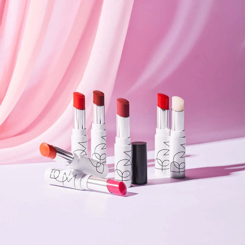 BOM Dewy Lip Balm #02 Pure Red – lūpų balzamas su spalva
