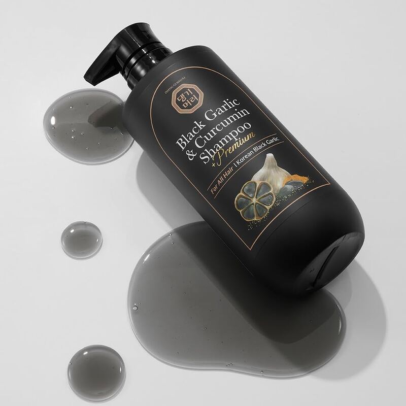 Daeng Gi Meo Ri Black Garlic & Curcumin Premium Shampoo – šampūnas su česnakais ir kurkuminu, 500ml.