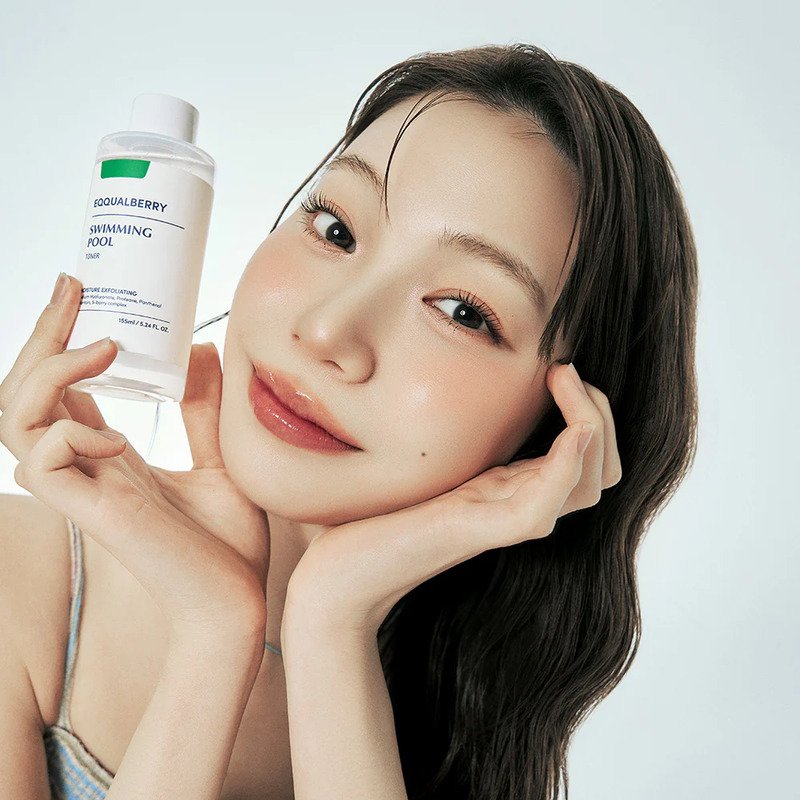 EQQUALBERRY Swimming Pool Daily Facial Toner – drėkinamasis ir šveičiamasis tonikas