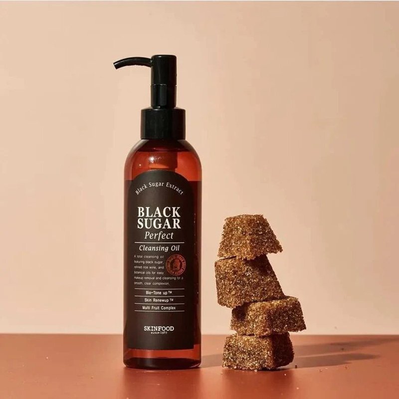 Skinfood Black Sugar Perfect Cleansing Oil – valomasis aliejus